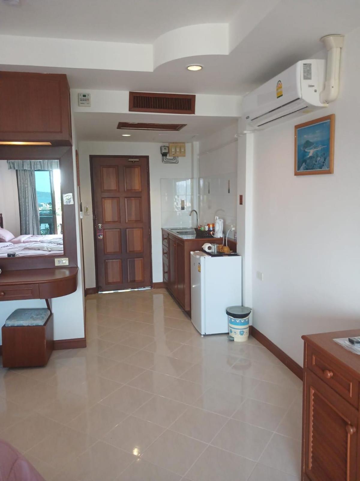 Aksarai Hotel Patong Esterno foto