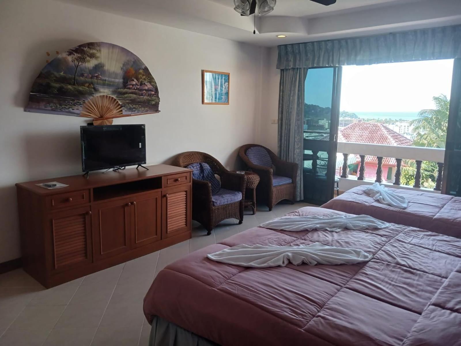 Aksarai Hotel Patong Esterno foto