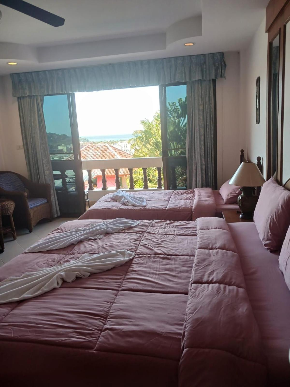 Aksarai Hotel Patong Esterno foto