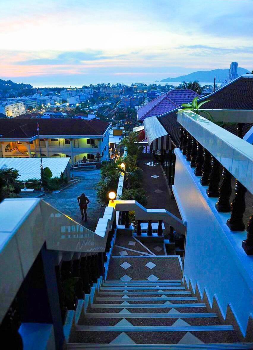 Aksarai Hotel Patong Esterno foto