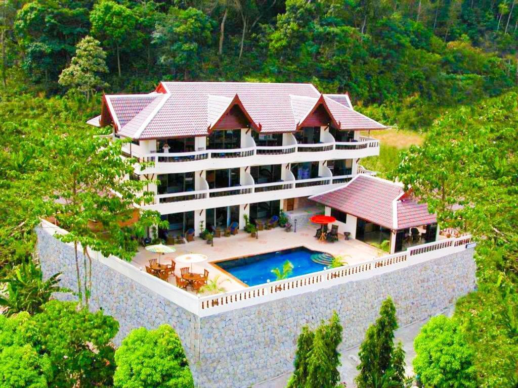 Aksarai Hotel Patong Esterno foto