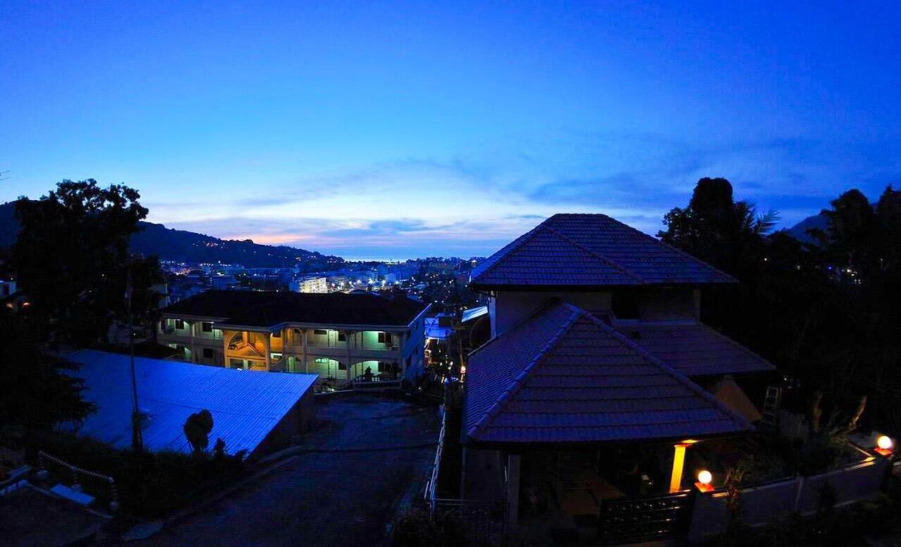Aksarai Hotel Patong Esterno foto