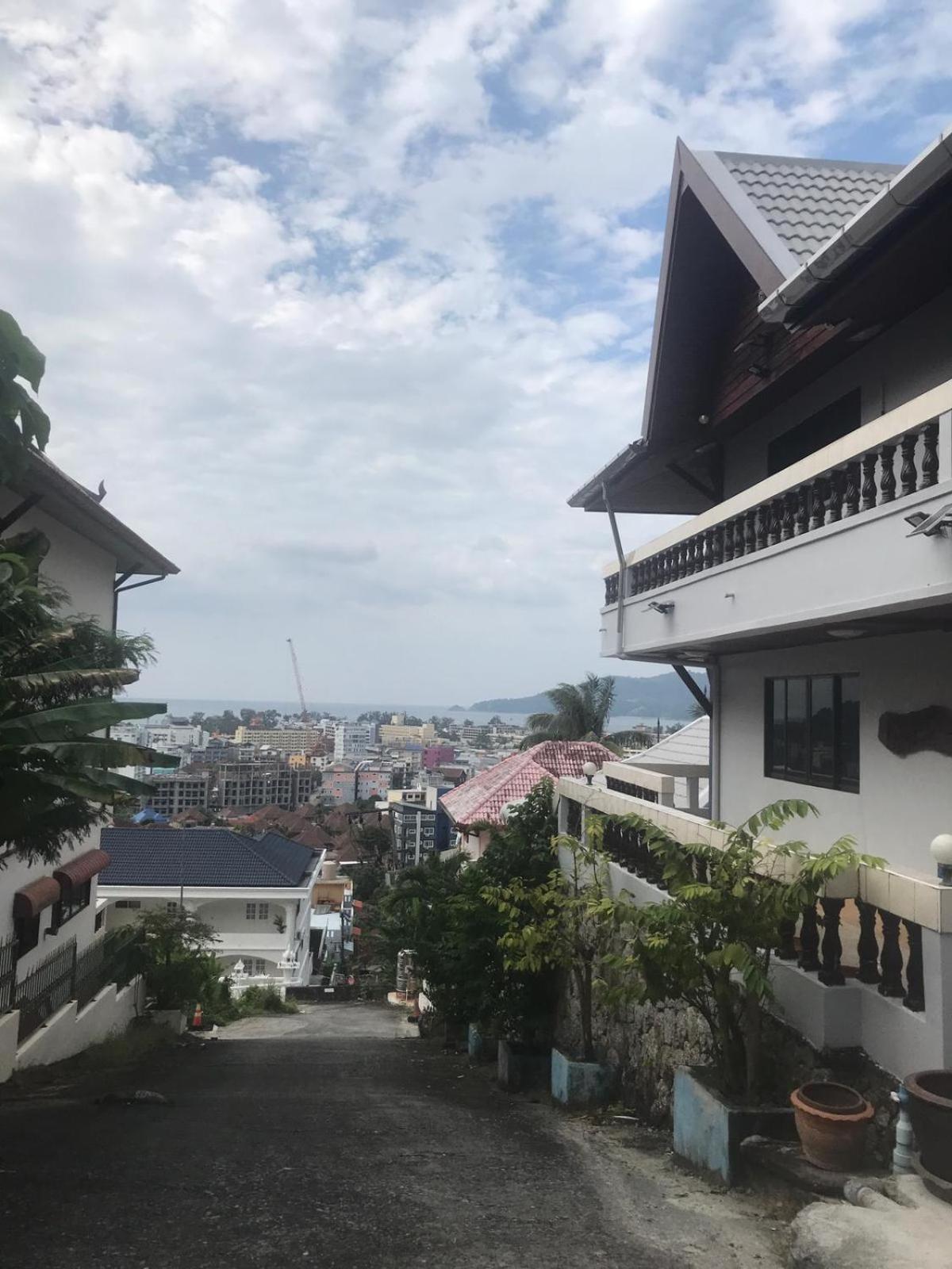 Aksarai Hotel Patong Esterno foto
